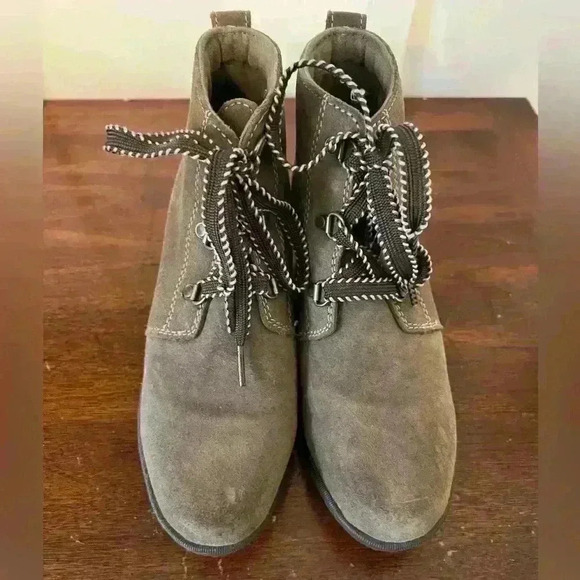 Eddie Bauer suede shoes size 6 - Picture 7 of 9